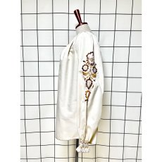 画像2: お花刺繍 袖にも刺繍 リボン ヨーロッパ古着 チュニック ヴィンテージブラウス (2)