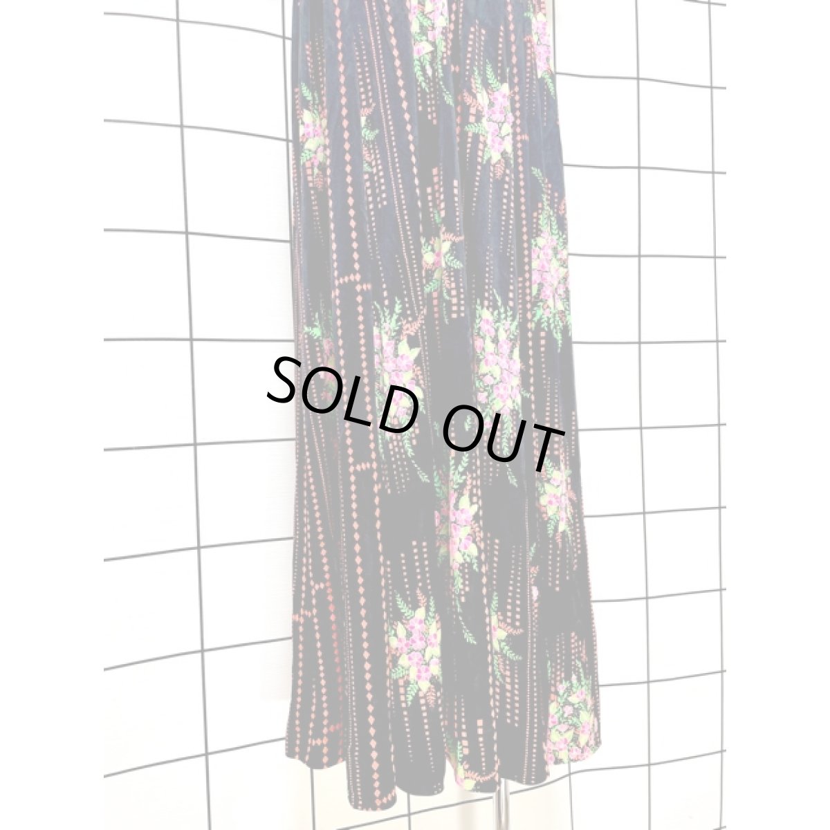 画像8: サイケ 花柄 70's ドット ダイヤ スクエア フレア袖 昭和レトロ ヴィンテージマキシ丈ドレス (8)