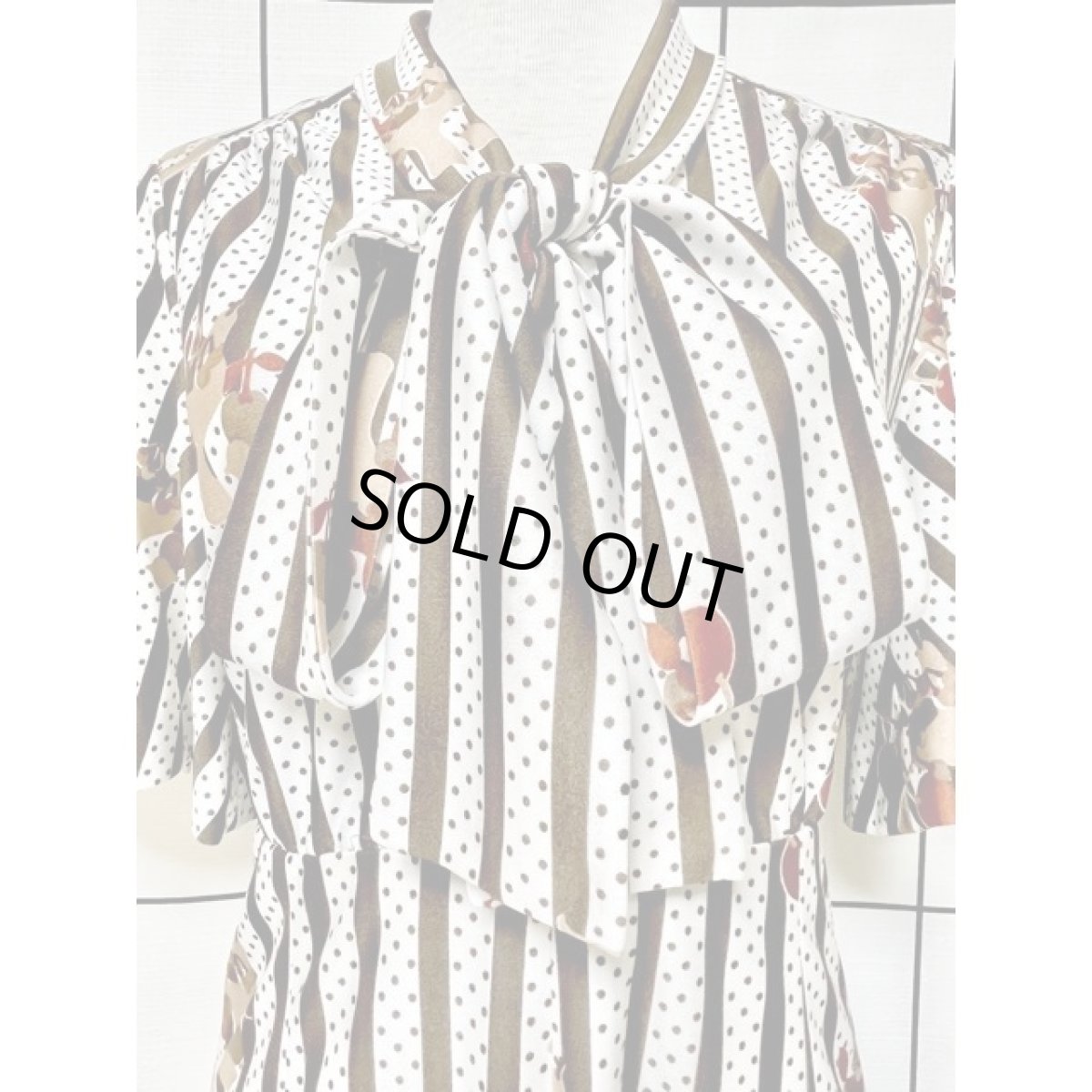 画像8: リボンタイ 木の実柄 ストライプ ドット レトロ 昭和レトロ ヴィンテージワンピース (8)