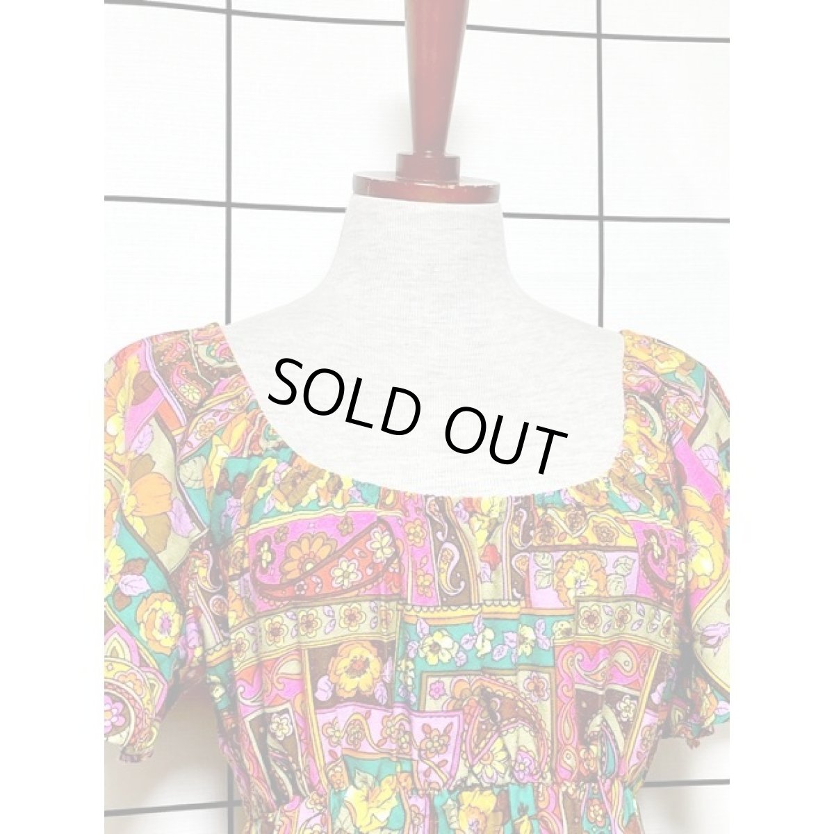 画像7: Hawaii レトロポップ サイケ 花柄 ハイウエストゴム  USA古着 ヴィンテージロングドレス (7)