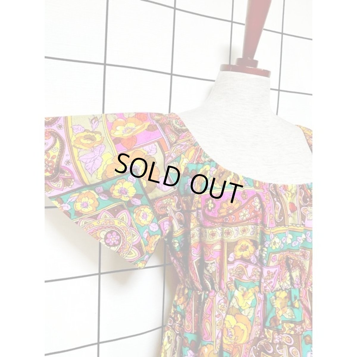 画像8: Hawaii レトロポップ サイケ 花柄 ハイウエストゴム  USA古着 ヴィンテージロングドレス (8)