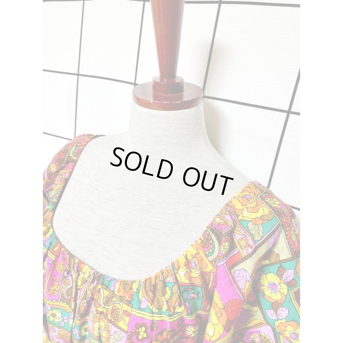 画像6: Hawaii レトロポップ サイケ 花柄 ハイウエストゴム  USA古着 ヴィンテージロングドレス (6)