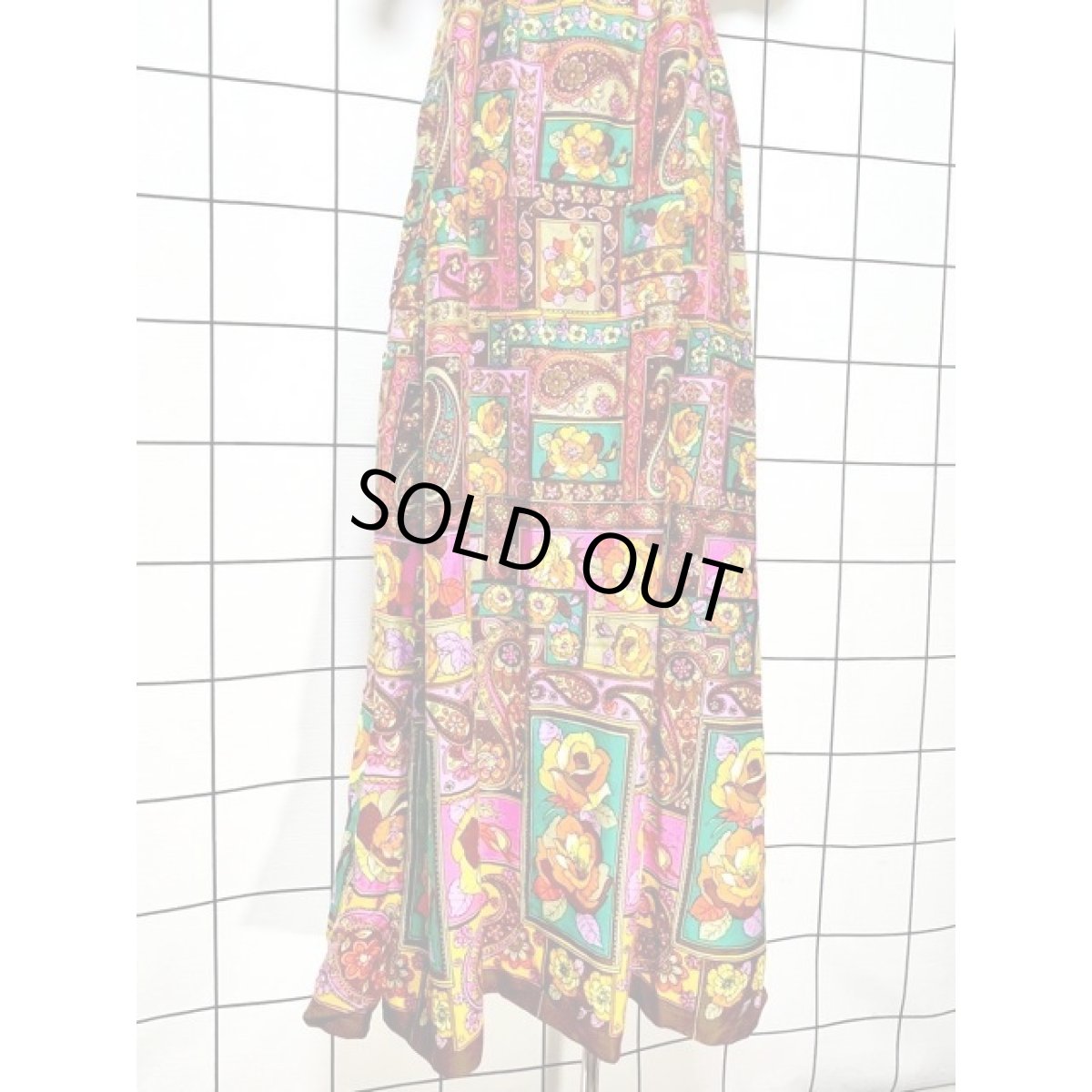 画像10: Hawaii レトロポップ サイケ 花柄 ハイウエストゴム  USA古着 ヴィンテージロングドレス (10)