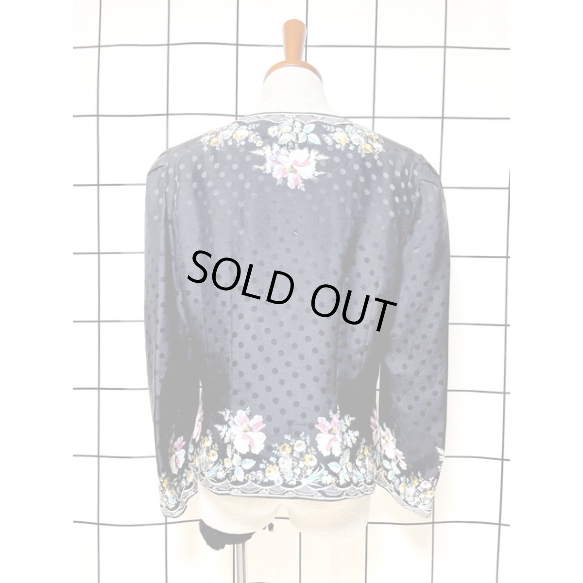 画像2: チャイナ風ボタン 花柄 ドット織り ブラック レトロ 古着 シャツ ヴィンテージブラウス (2)