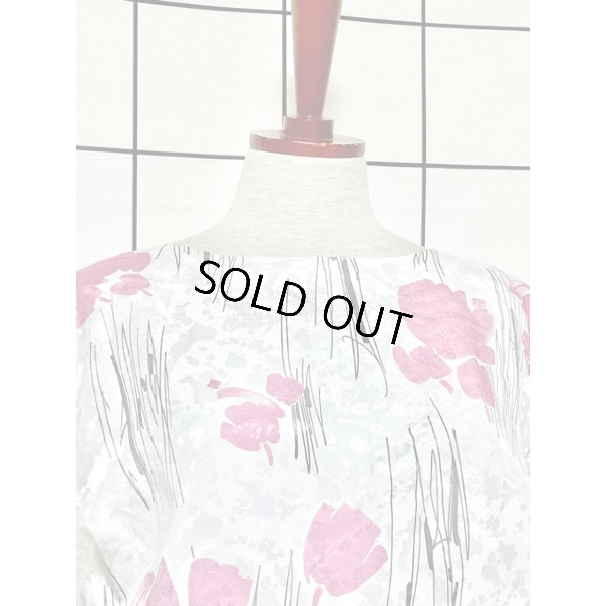 画像5: アート柄 ドルマンスリーブ ホワイト ウエストゴム リボン レトロ アメリカ古着 ヴィンテージワンピース (5)