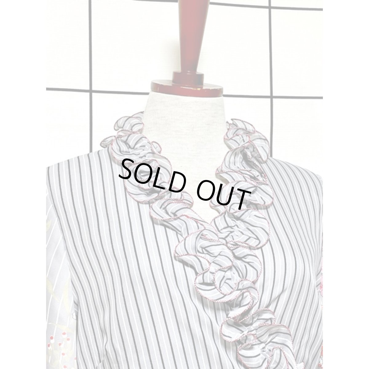 画像6: 70's ヴィンテージドレス ヨーロッパ古着 フリル 花柄 ストライプ レトロ ウエストリボン お洒落上級者さんにもおすすめ (6)