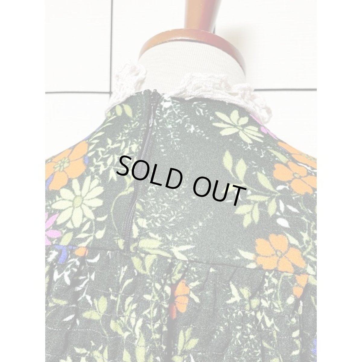 画像3: フランス古着 サイケ レトロポップ 60's 花柄 深めのグリーン シャーリング 長袖 レトロ ヴィンテージミニワンピース (3)