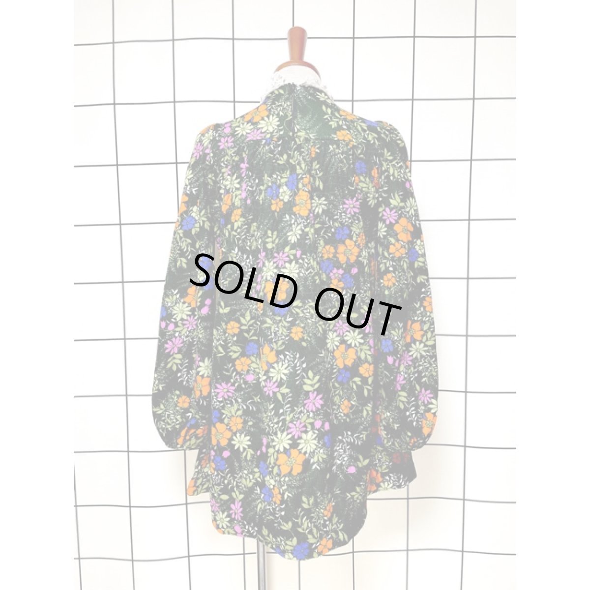 画像2: フランス古着 サイケ レトロポップ 60's 花柄 深めのグリーン シャーリング 長袖 レトロ ヴィンテージミニワンピース (2)