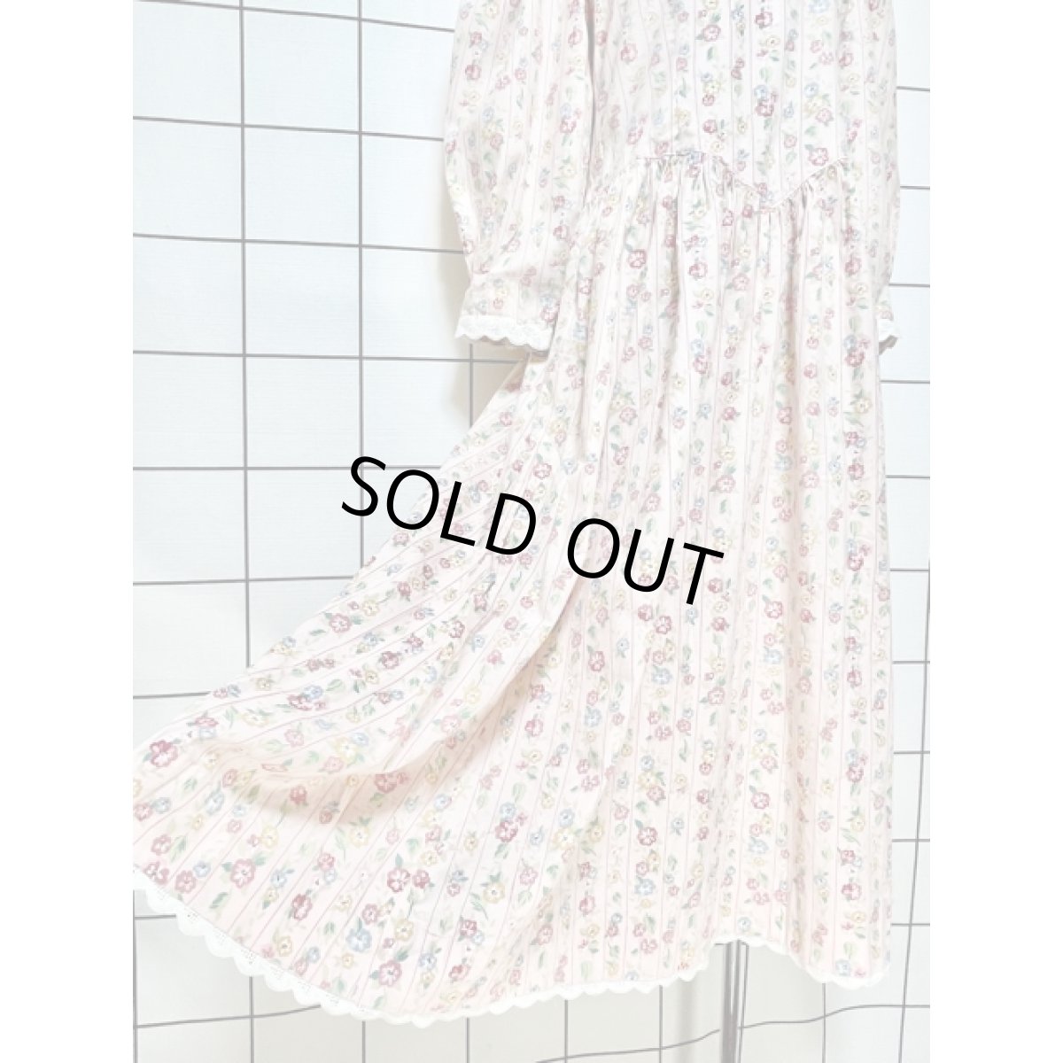 画像11: レース襟 ビッグカラー 花柄 ストライプ パフスリーブ レトロ アメリカ古着 ヴィンテージワンピース (11)