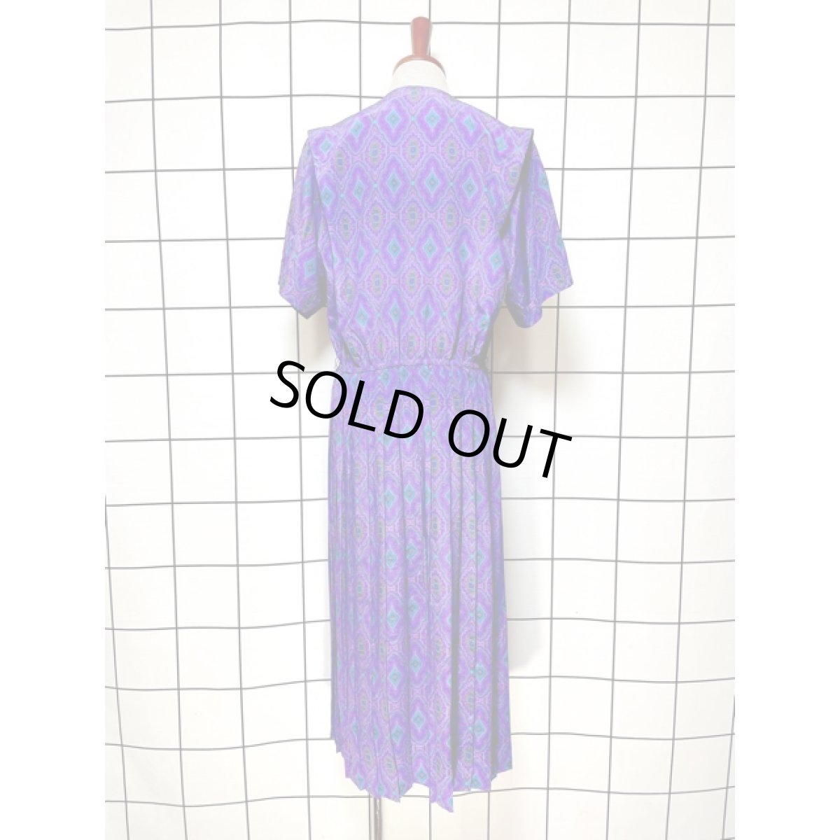 画像2: レトロサイケ プリーツ ウエストゴム アメリカ古着 ヴィンテージワンピース (2)