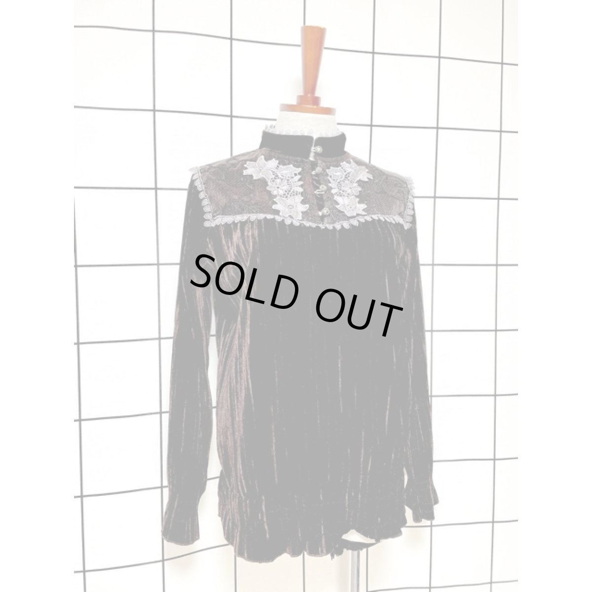 画像3: Italy 上品なプリーツ カットワークレース ブラウン ヨーロッパ古着 レトロ シャツ ヴィンテージ トップス (3)