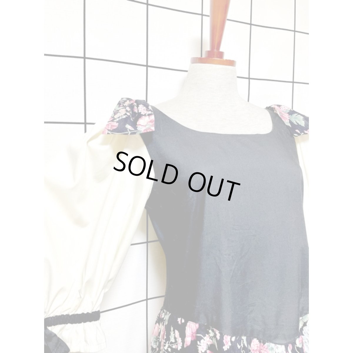 画像7: レトロモダン 花柄 リボン パフスリーブ サーキュラー アメリカ古着 ヴィンテージワンピース (7)