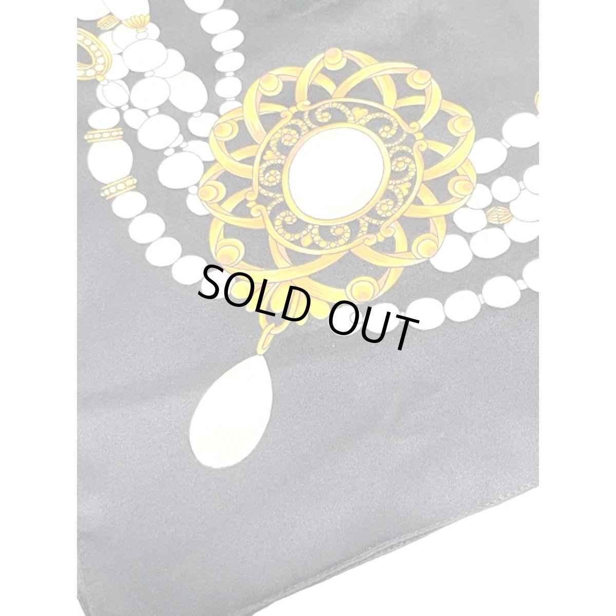 画像2: Italy製 イタリア アクセサリー柄 ブラック レトロアンティーク ヴィンテージスカーフ ヨーロッパ (2)