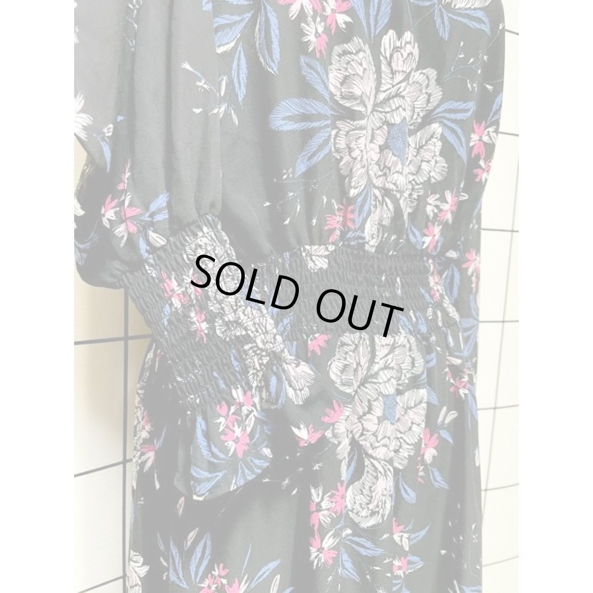 画像8: 花柄 シャーリング ハイネック ブラック ウエストゴム 古着 長袖 レトロワンピース (8)