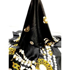 画像1: Italy製 イタリア アクセサリー柄 ブラック レトロアンティーク ヴィンテージスカーフ ヨーロッパ (1)