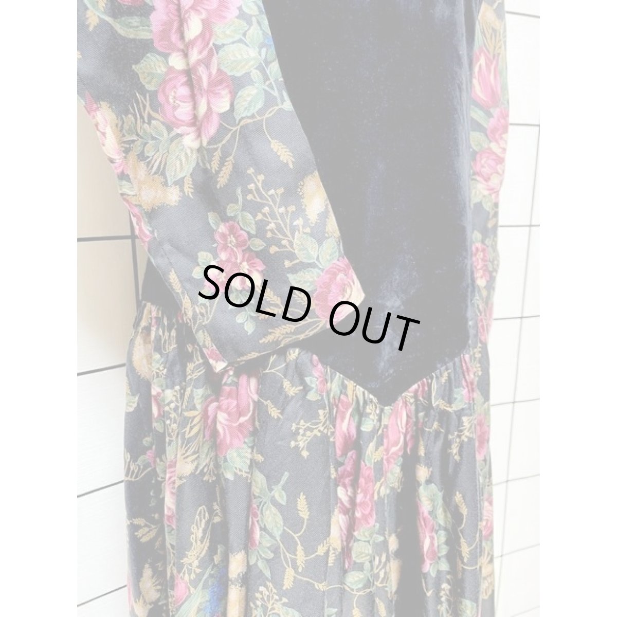 画像8: ベロア 刺繍 花柄 パフスリーブ サーキュラー アメリカ古着 ヴィンテージワンピース (8)