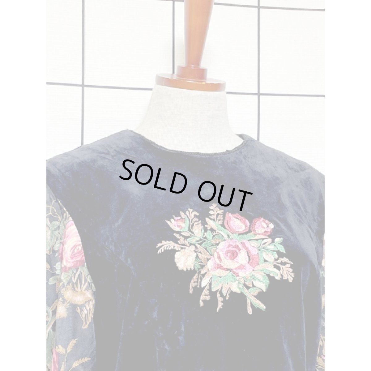 画像5: ベロア 刺繍 花柄 パフスリーブ サーキュラー アメリカ古着 ヴィンテージワンピース (5)