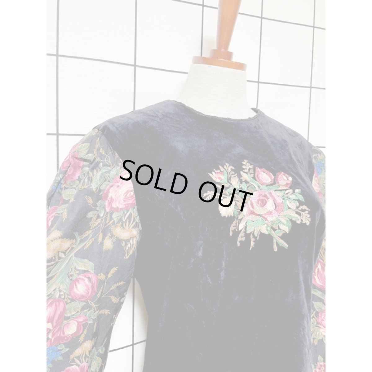 画像6: ベロア 刺繍 花柄 パフスリーブ サーキュラー アメリカ古着 ヴィンテージワンピース (6)