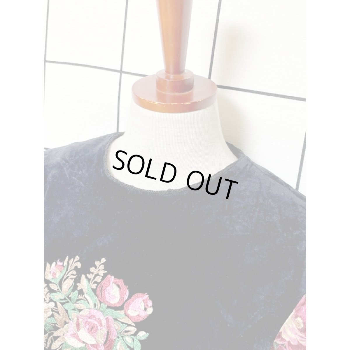 画像4: ベロア 刺繍 花柄 パフスリーブ サーキュラー アメリカ古着 ヴィンテージワンピース (4)