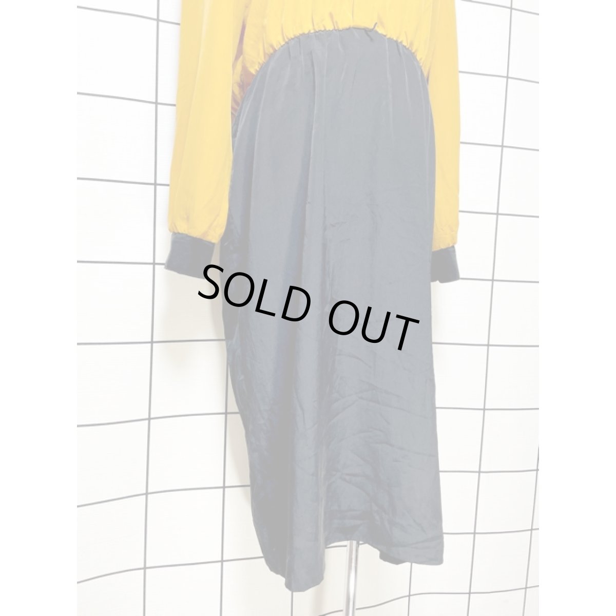 画像7: バタフライ刺繍パッチ マスタードカラー ウエストゴム レトロ 長袖 アメリカ古着 ヴィンテージワンピース (7)