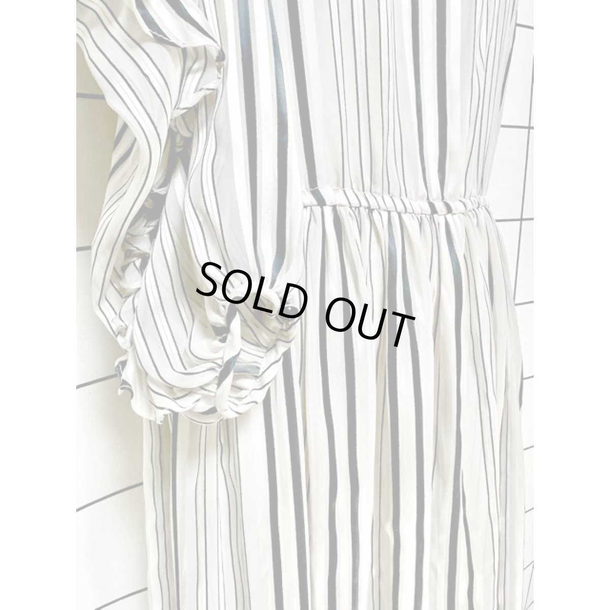 画像10: フリルたっぷり ストライプ UNIONMADE モノトーンカラー アメリカ古着 ヴィンテージドレス (10)