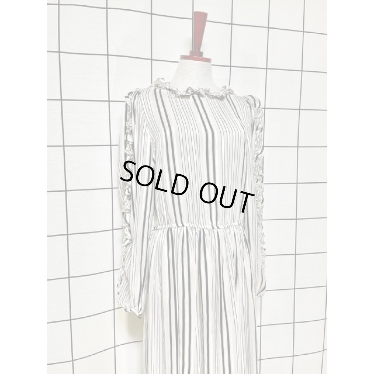 画像5: フリルたっぷり ストライプ UNIONMADE モノトーンカラー アメリカ古着 ヴィンテージドレス (5)