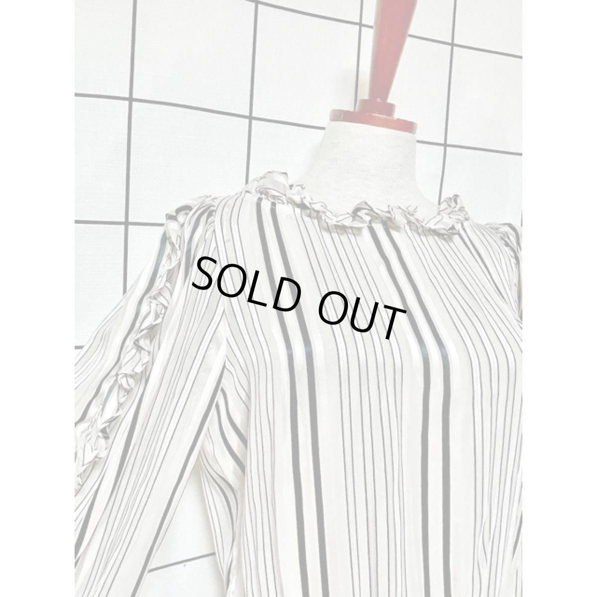 画像8: フリルたっぷり ストライプ UNIONMADE モノトーンカラー アメリカ古着 ヴィンテージドレス (8)