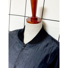 画像4: 刺繍入り ブラック レッド ジップアップ アメリカ古着 ジャンパー ブルゾン ヴィンテージナイロンジャケット (4)