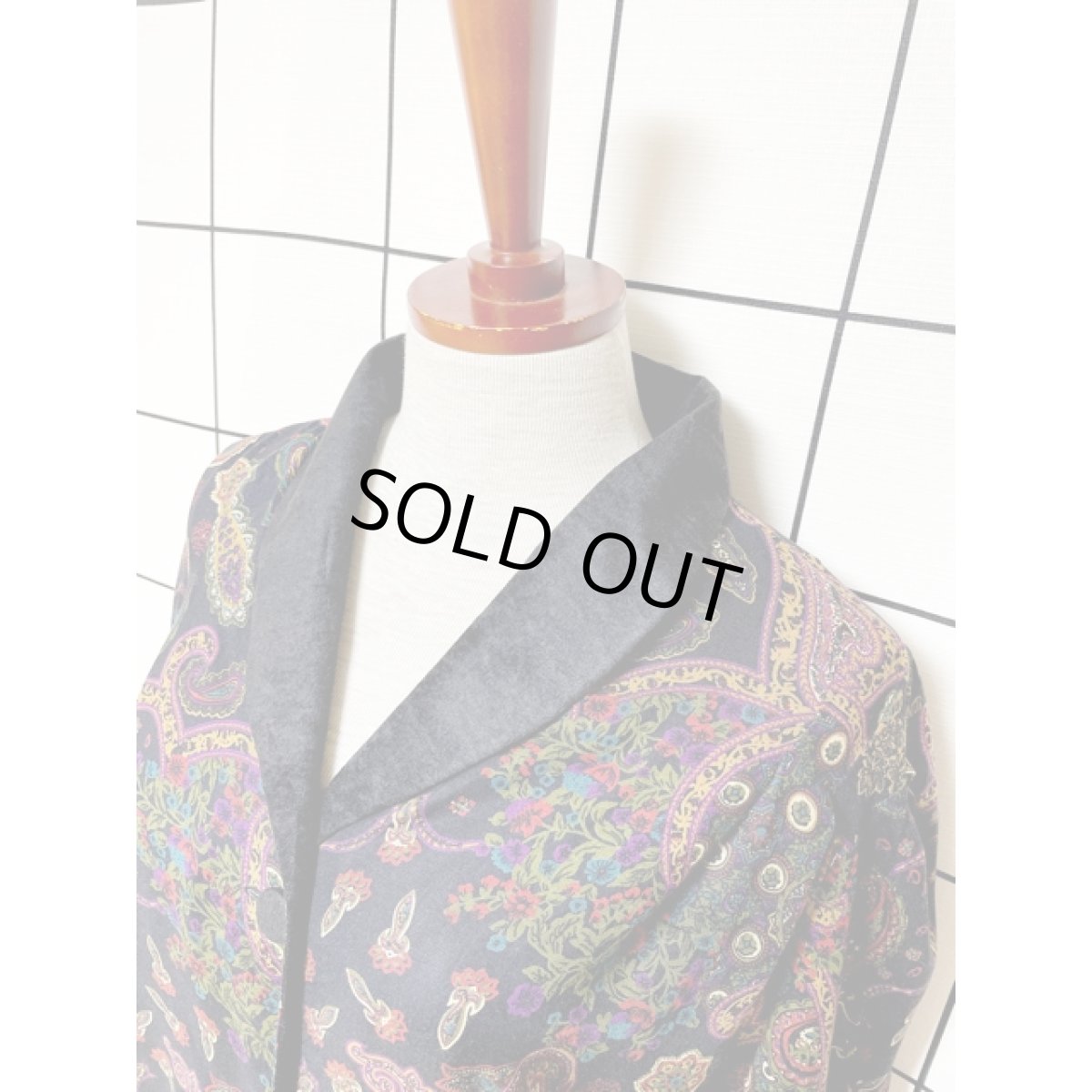 画像4: ベルベット襟 ペイズリー 花柄 総柄 前開き レトロ 長袖  Guatemala グアテマラ 古着  ヴィンテージワンピース (4)