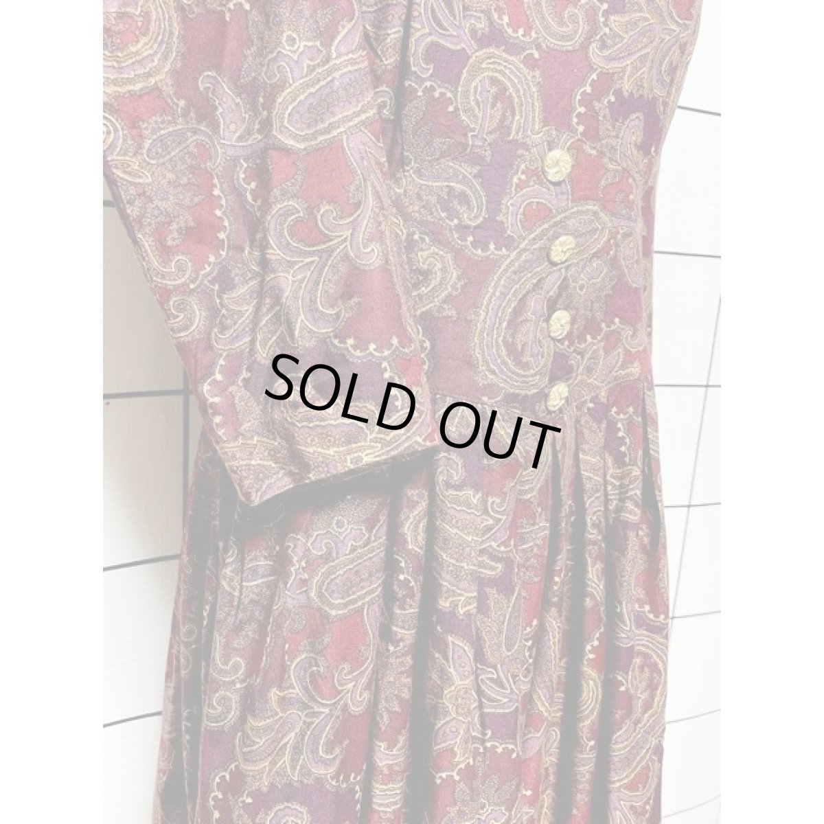 画像9: ペイズリー ゴールドパイピング ウエストゴム レトロ アメリカ古着 ヴィンテージワンピース (9)