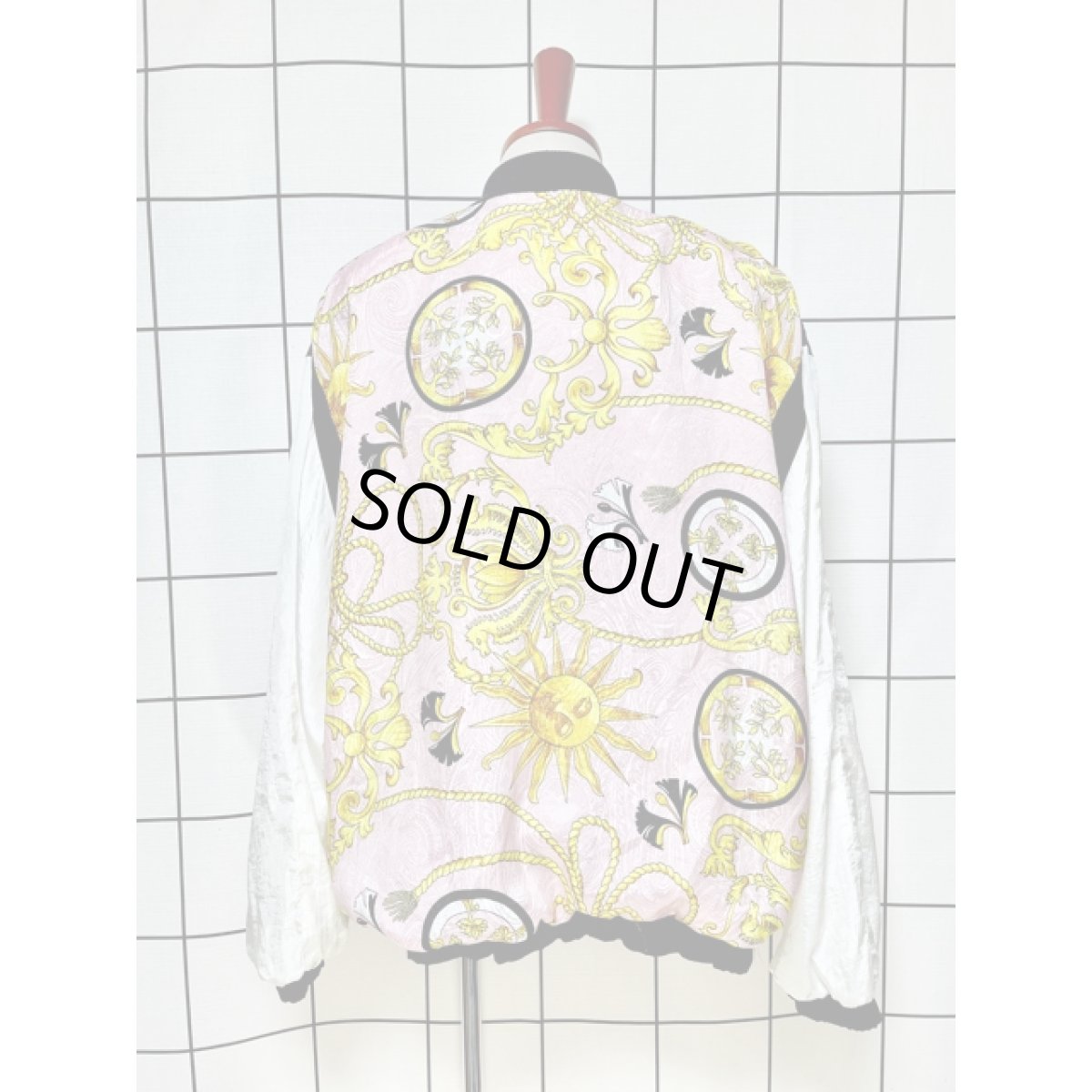 画像2: スカーフ柄 オーバーサイズ ピンク ホワイト ジップアップ アメリカ古着 ブルゾン ジャンパー ヴィンテージナイロンジャケット (2)