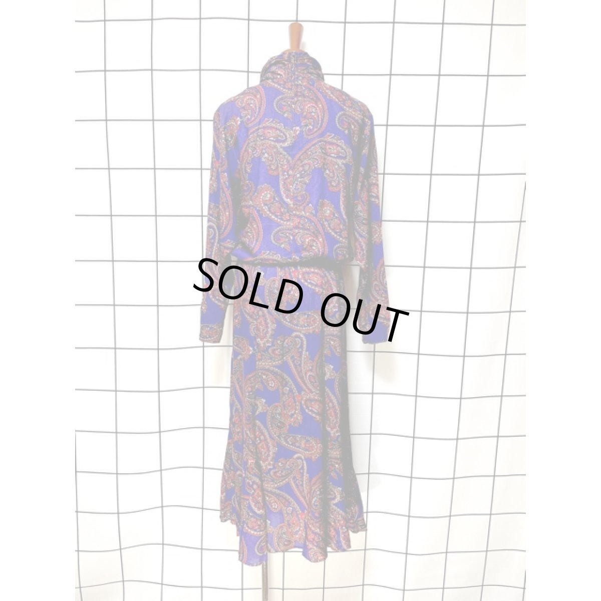 画像2: ペイズリー ハイネック ブルー ウエストゴム レトロ アメリカ古着 ヴィンテージワンピース (2)