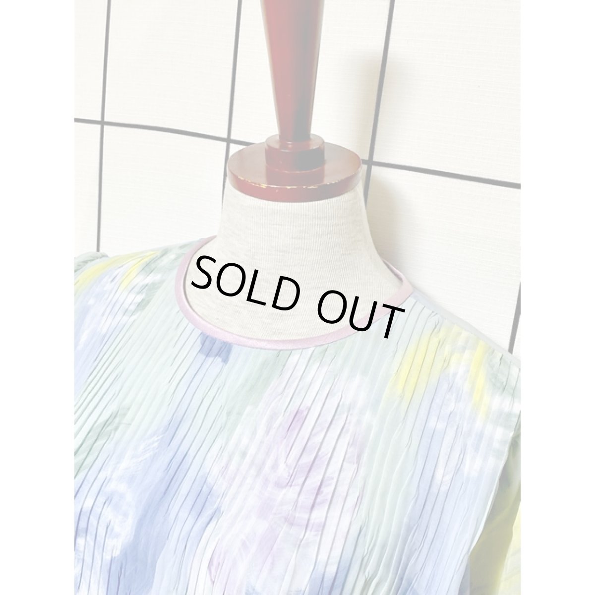 画像4: アート柄 フロントプリーツ ウエストゴム レトロ アメリカ古着 ヴィンテージワンピース (4)