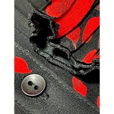 画像11: 薔薇柄 プリーツ 袖先リボン ブラック レッド レトロ ヨーロッパ古着 長袖 シャツ ヴィンテージブラウス (11)