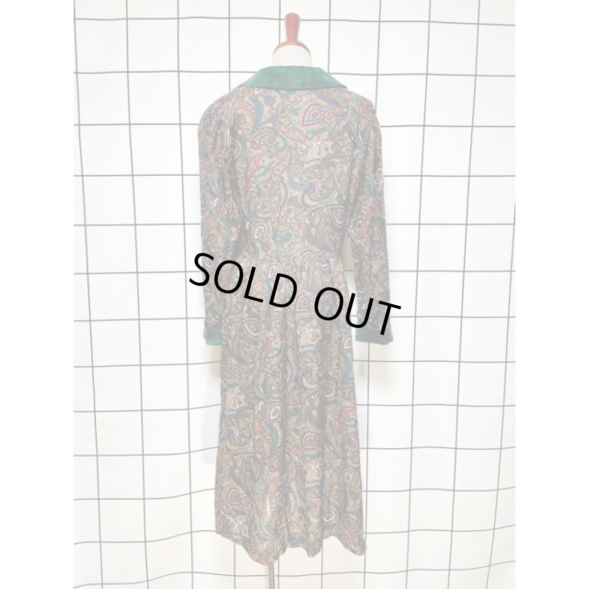 画像2: ベルベット襟 ペイズリーモチーフ 総柄 レトロ アメリカ古着  ヴィンテージワンピース (2)