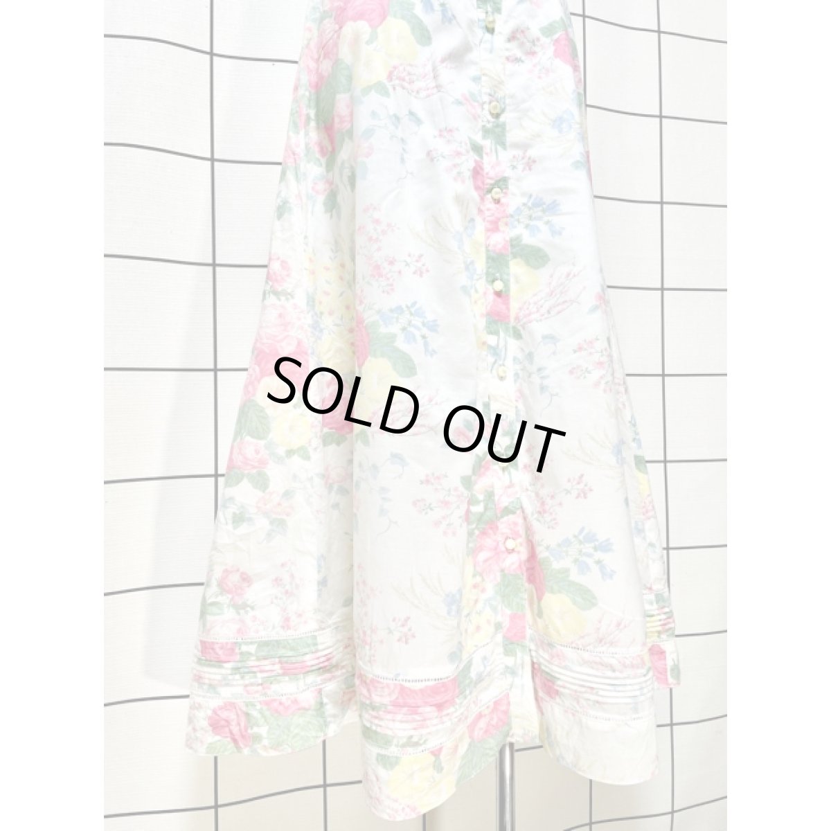 画像3: 花柄 ホワイト 前開き 古着 レトロスカート (3)