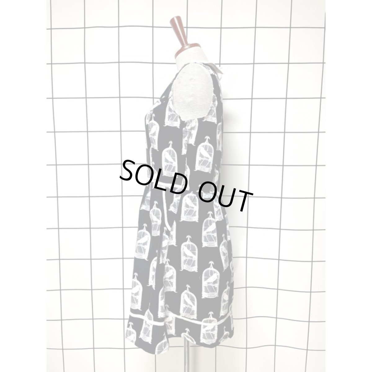 画像2: 鳥 鳥籠柄 ブラック レトロ アメリカ古着 ノースリーブワンピース (2)