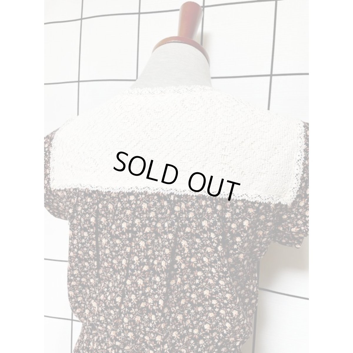 画像4: 小花柄 レース ウエストゴム ガーリー レトロ ノースリーブ アメリカ古着 ヴィンテージワンピース (4)