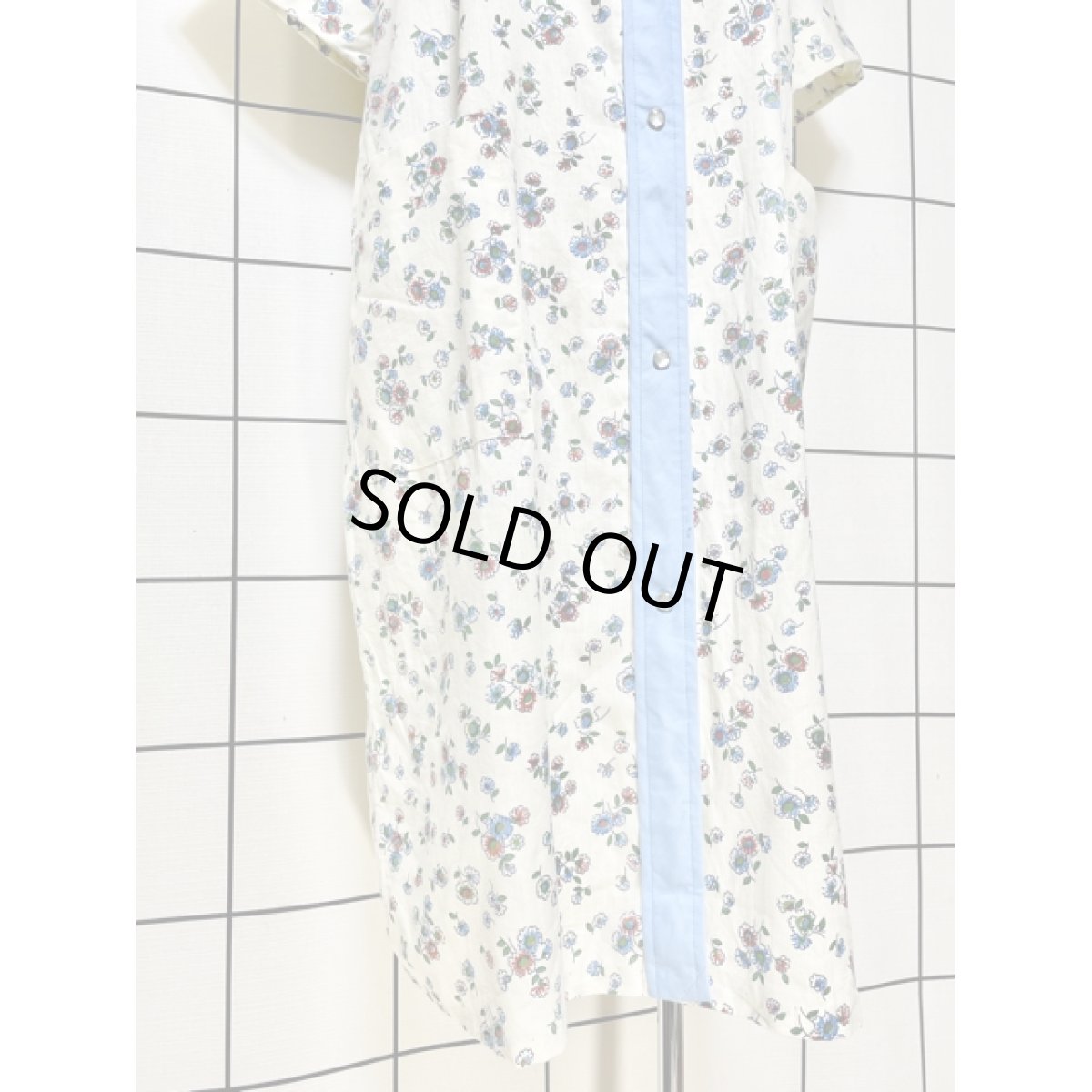 画像8: 花柄 前開き ホック式 半袖 レトロ アメリカ古着 ヴィンテージシャツワンピース (8)