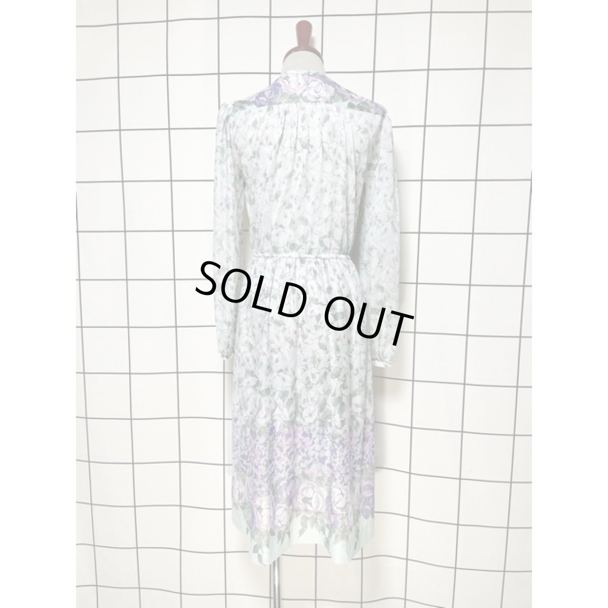 画像2: 透け感 首元リボン 花柄 ウエストゴム レトロ アメリカ古着 ヴィンテージワンピース (2)