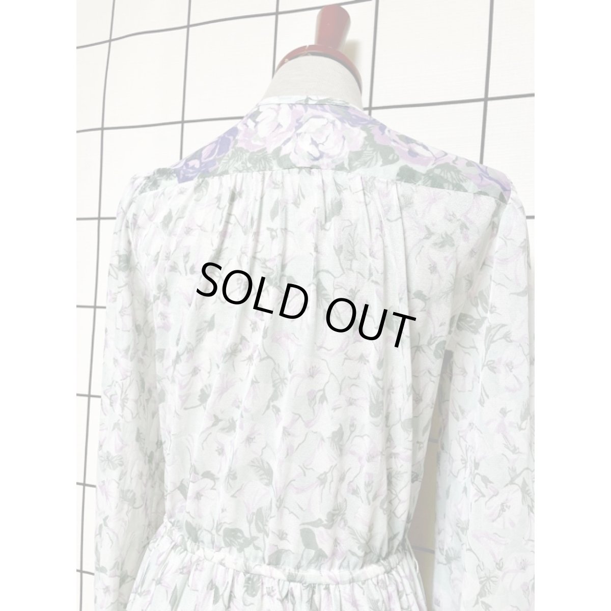 画像3: 透け感 首元リボン 花柄 ウエストゴム レトロ アメリカ古着 ヴィンテージワンピース (3)