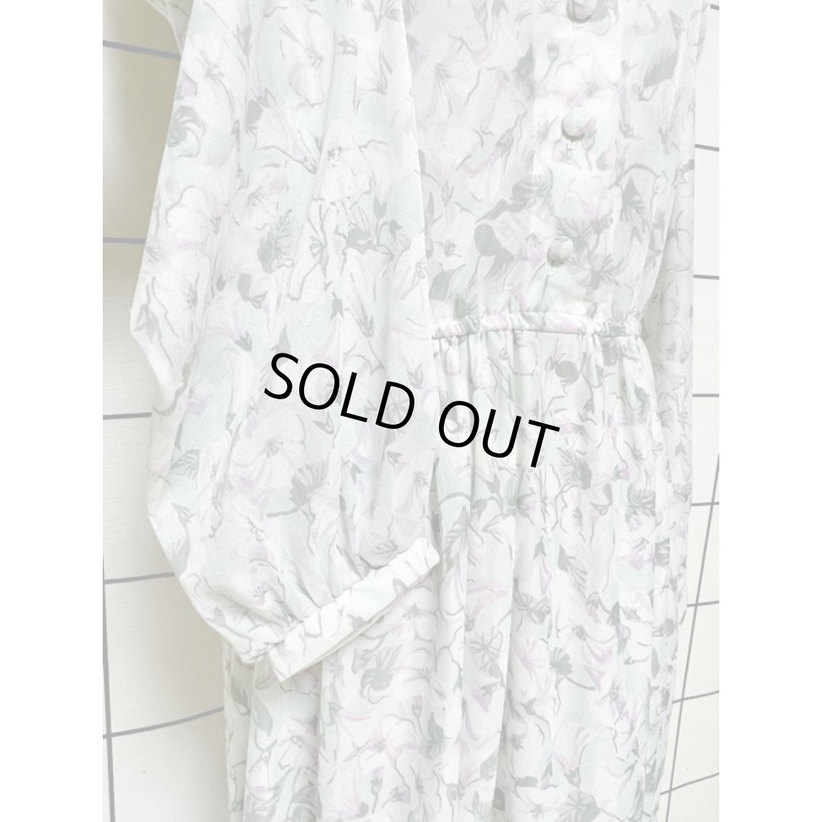 画像8: 透け感 首元リボン 花柄 ウエストゴム レトロ アメリカ古着 ヴィンテージワンピース (8)