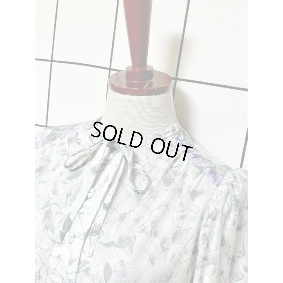 画像5: 透け感 首元リボン 花柄 ウエストゴム レトロ アメリカ古着 ヴィンテージワンピース (5)