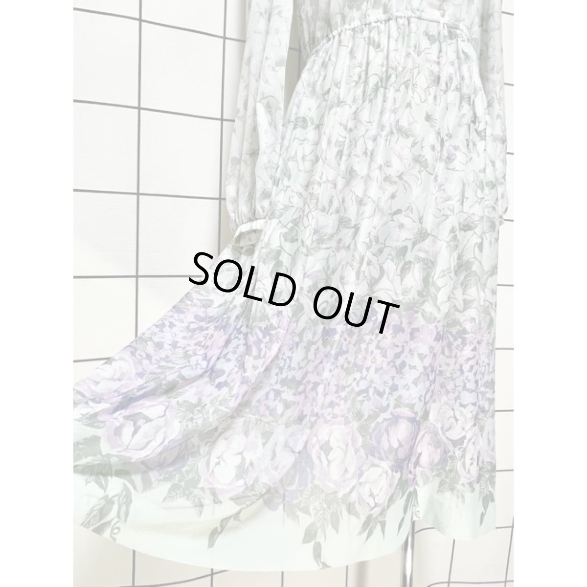 画像10: 透け感 首元リボン 花柄 ウエストゴム レトロ アメリカ古着 ヴィンテージワンピース (10)