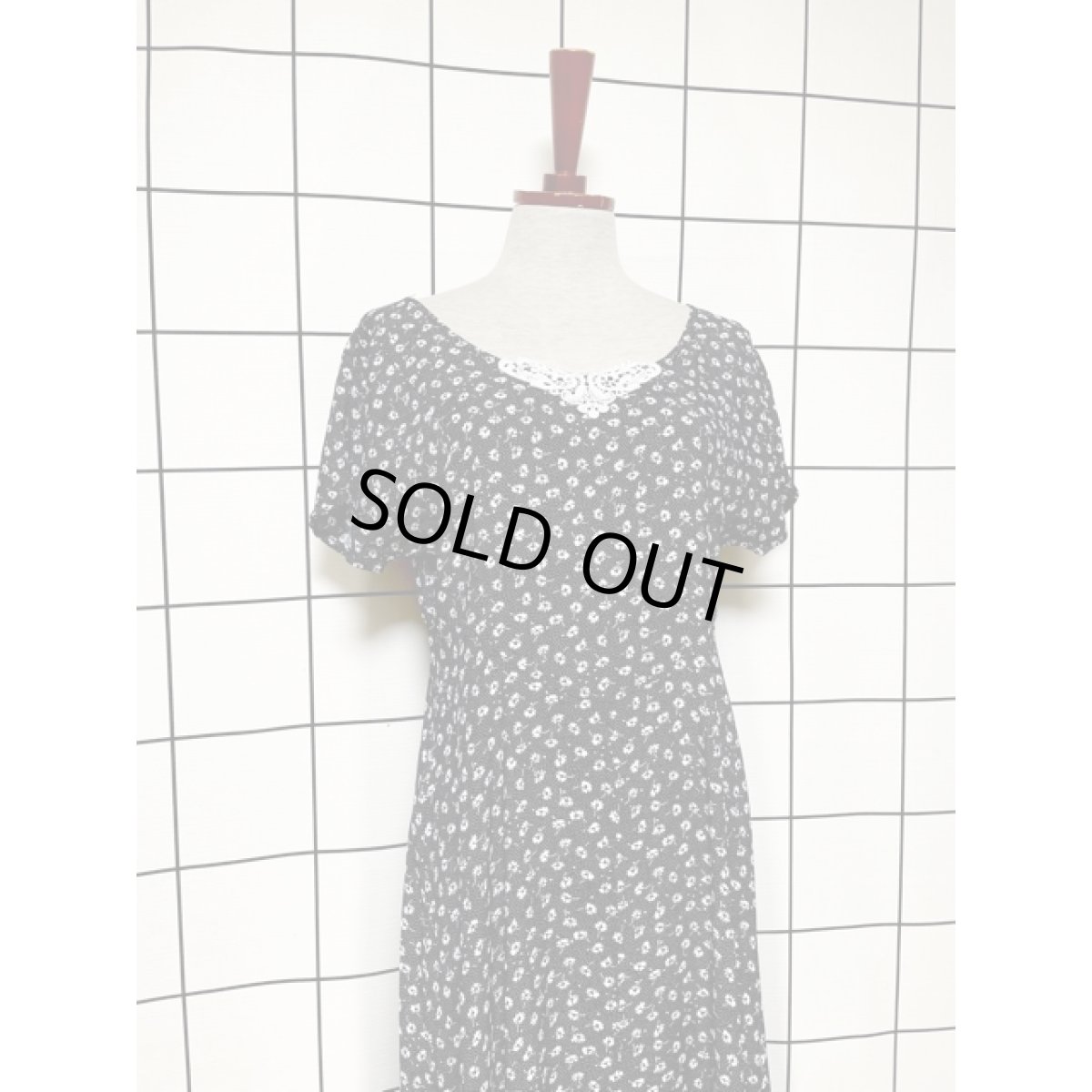 画像4: 花柄 ピンドット カットワークレース アメリカ古着 ヴィンテージロングワンピース (4)