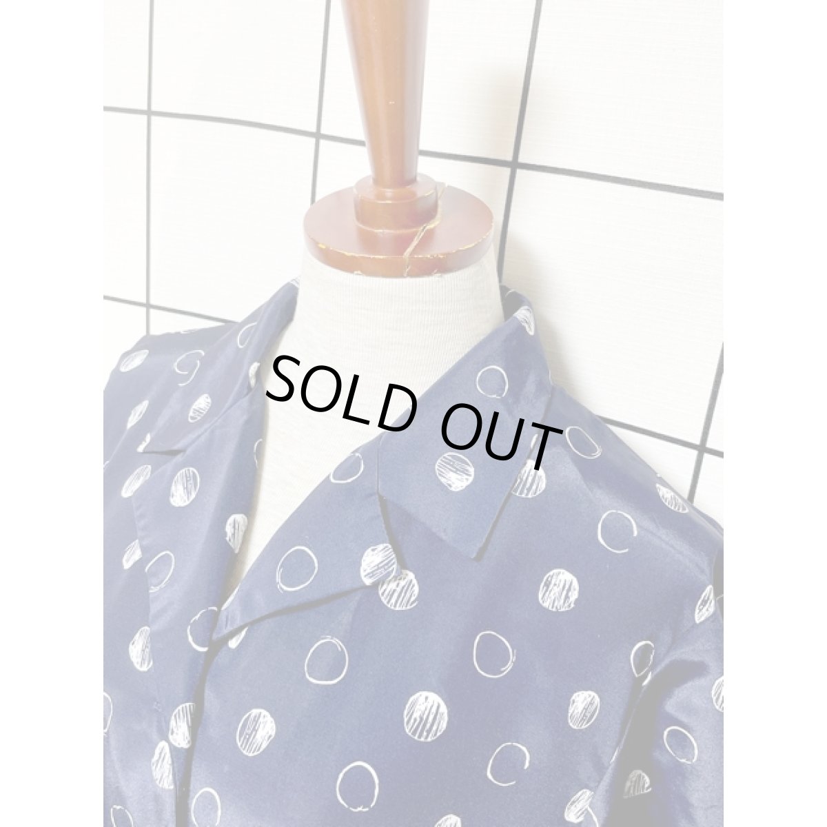 画像4: サークル柄 ドット ネイビー プリーツ切り替え ウエストゴム Guatemala レトロ 古着 ヴィンテージワンピース (4)