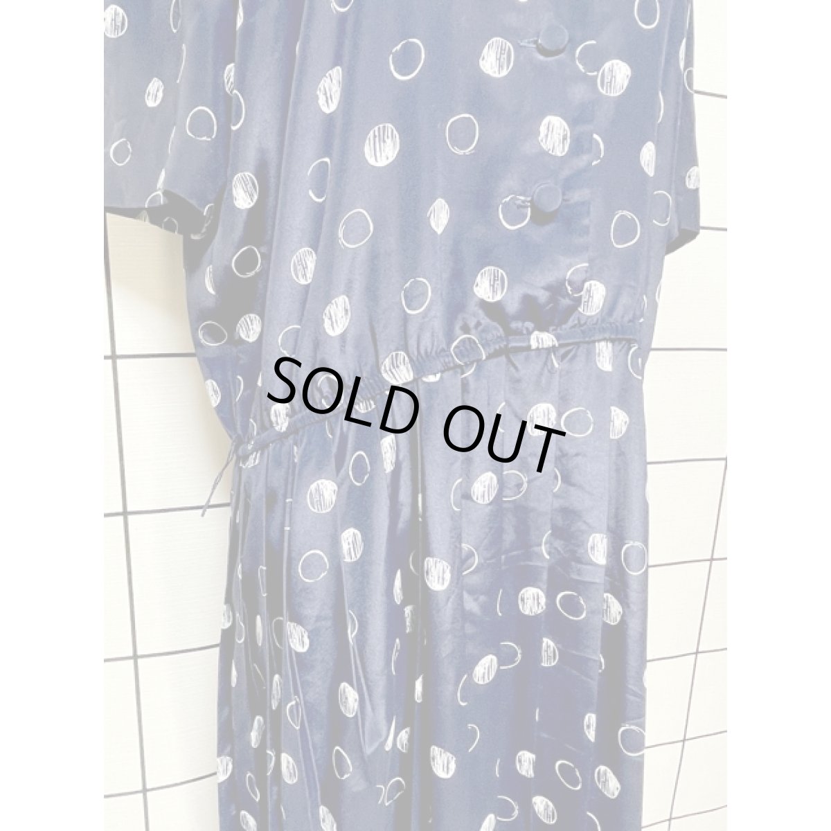 画像7: サークル柄 ドット ネイビー プリーツ切り替え ウエストゴム Guatemala レトロ 古着 ヴィンテージワンピース (7)