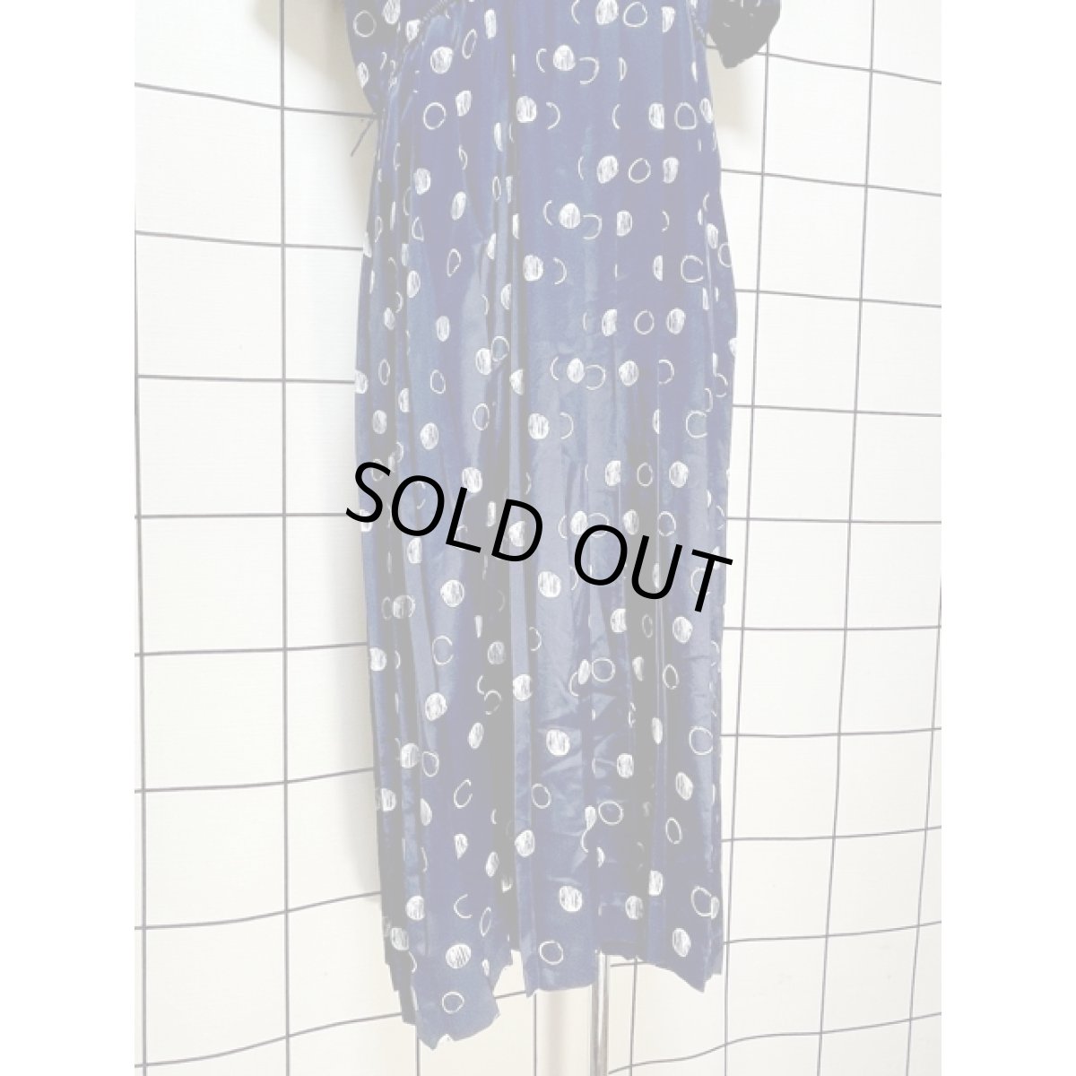 画像8: サークル柄 ドット ネイビー プリーツ切り替え ウエストゴム Guatemala レトロ 古着 ヴィンテージワンピース (8)