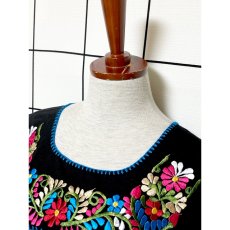 画像5: メキシカンお花刺繍 ブラック カラフルステッチ フォークロア レトロ アメリカ古着 ヴィンテージ刺繍トップス (5)