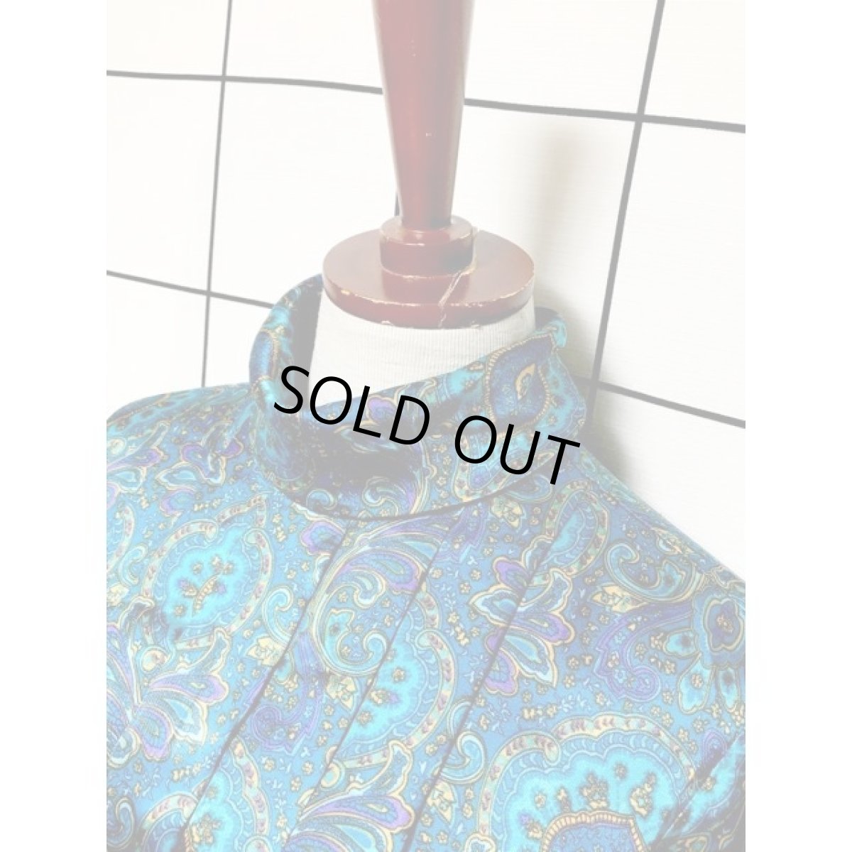 画像4: レトロサイケ オリエンタル柄 総柄 タートルネック フロントタック アメリカ古着 長袖 シャツ ヴィンテージトップス (4)